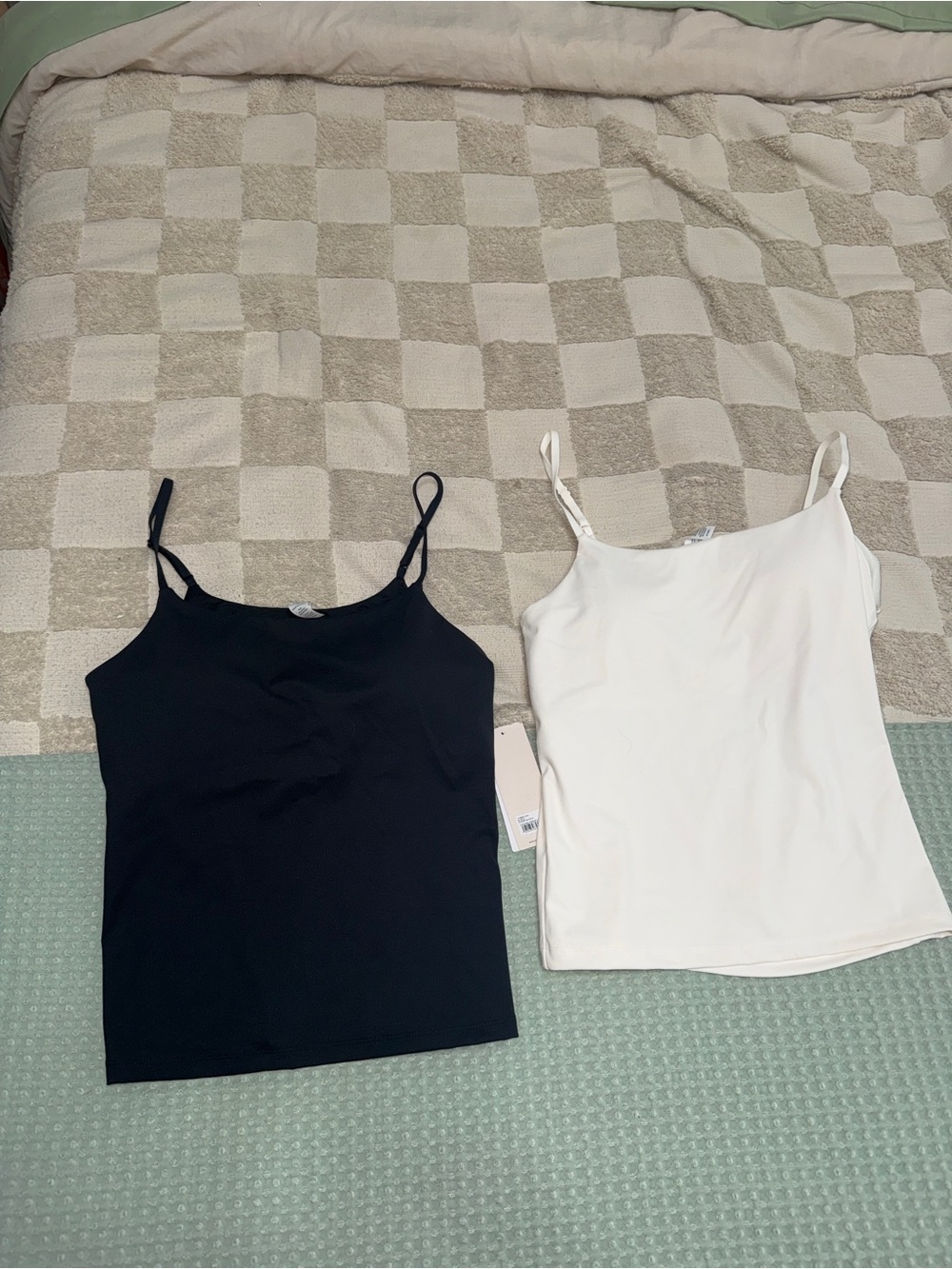 NWT Yogalicious Cloud Skin Newbury Camisole 2 Pack size M